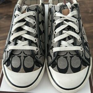 Coach Barrett size 9 M